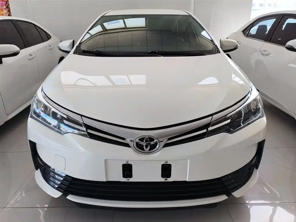 Toyota Corolla 2018 — фото 3