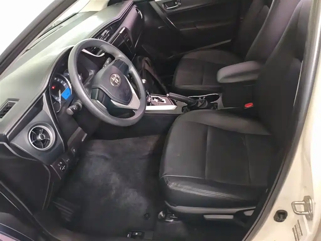 Toyota Corolla 2018 — фото 15