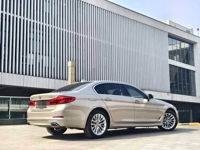 BMW 5 Series 2020 — фото 9