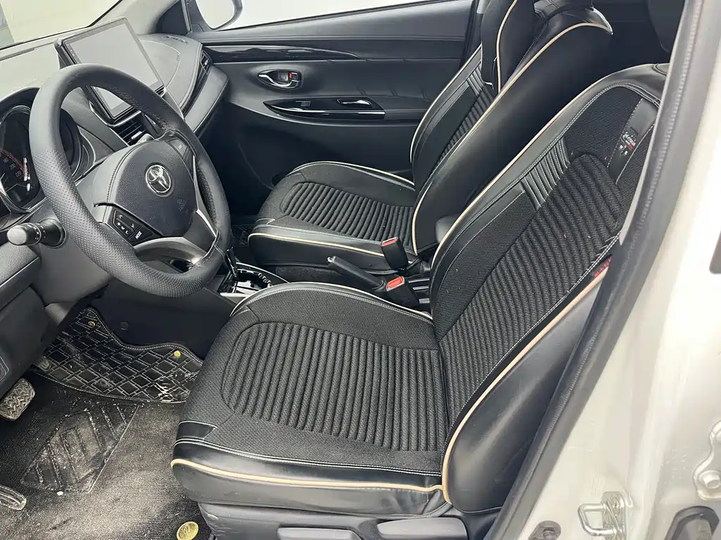 Toyota Yaris L 2022 — фото 8