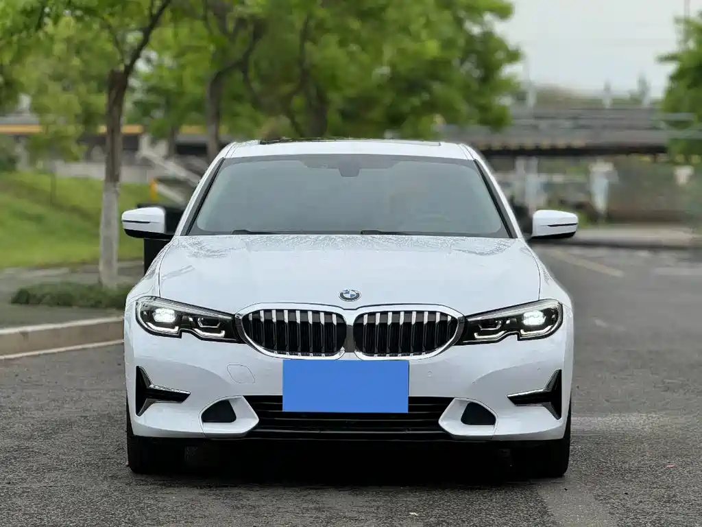BMW 3 Series 2019 — фото 2
