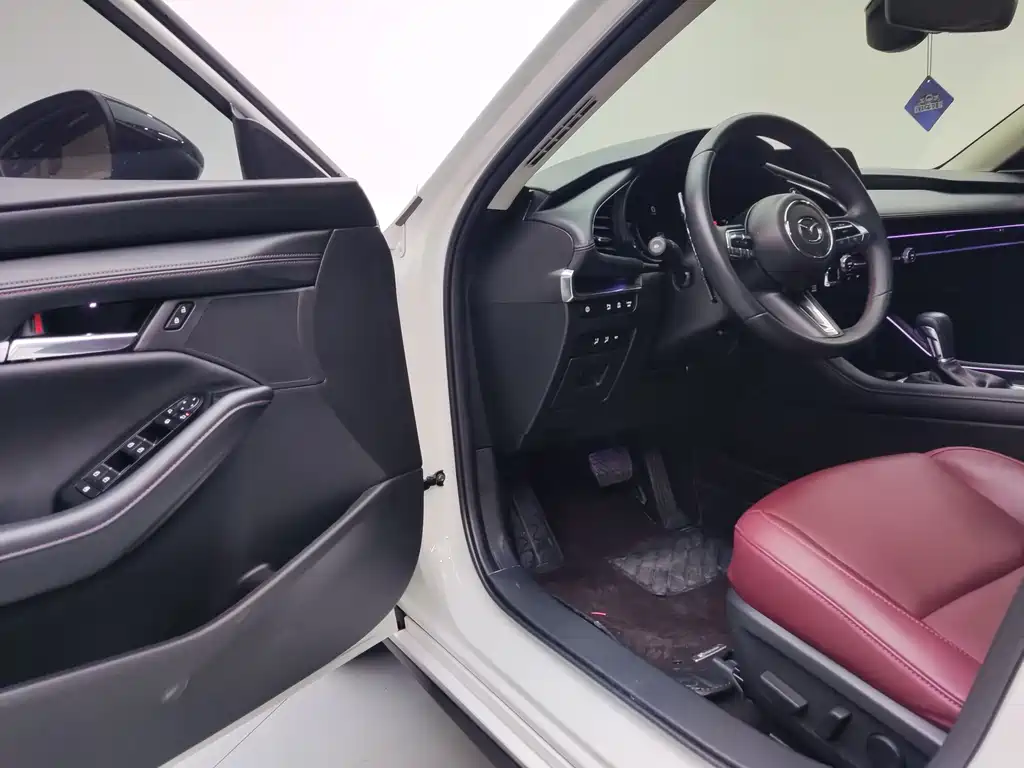 Mazda 3 Axela 2023