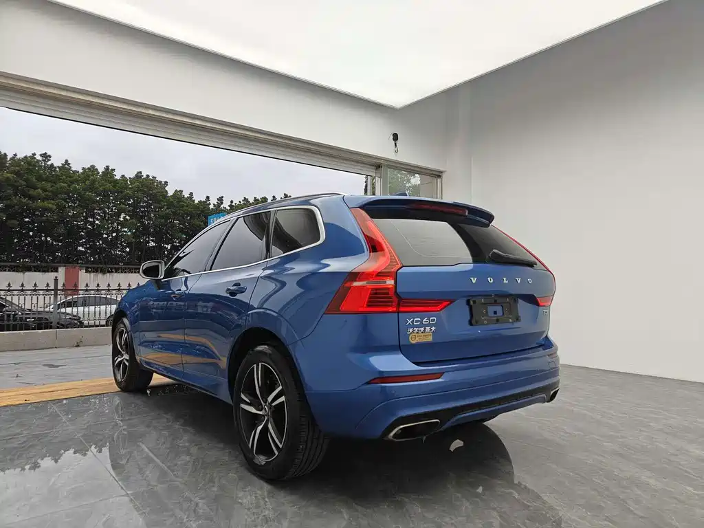 Volvo XC60 2018 — фото 4