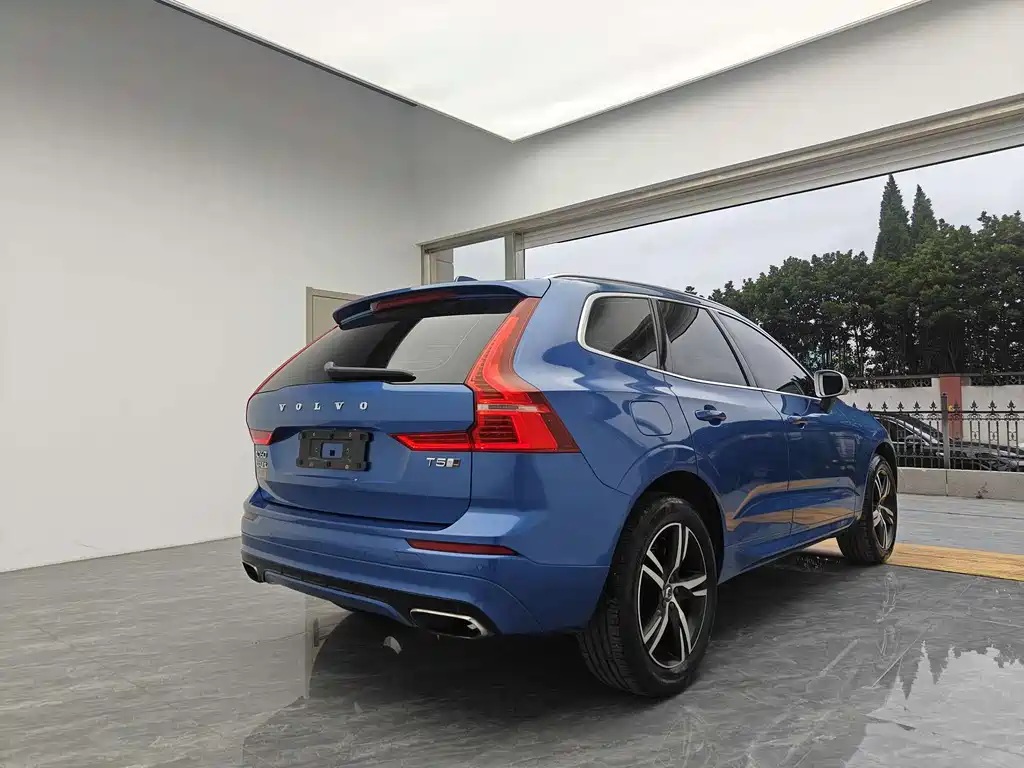Volvo XC60 2018 — фото 6