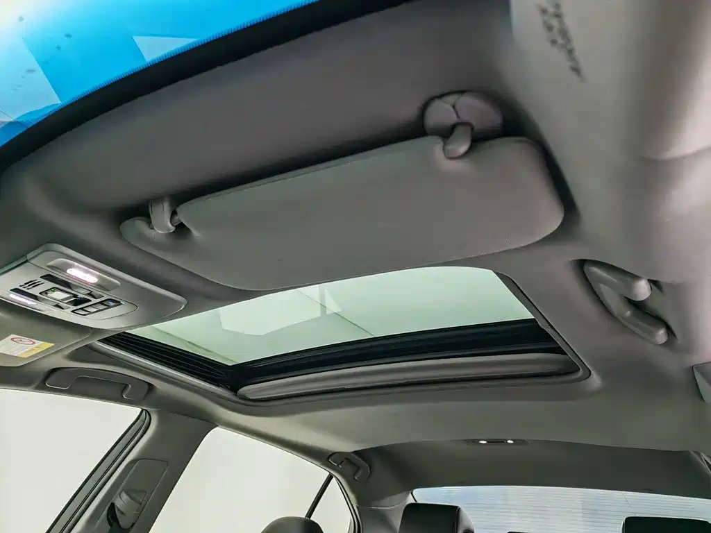 Toyota Camry 2022 — фото 21
