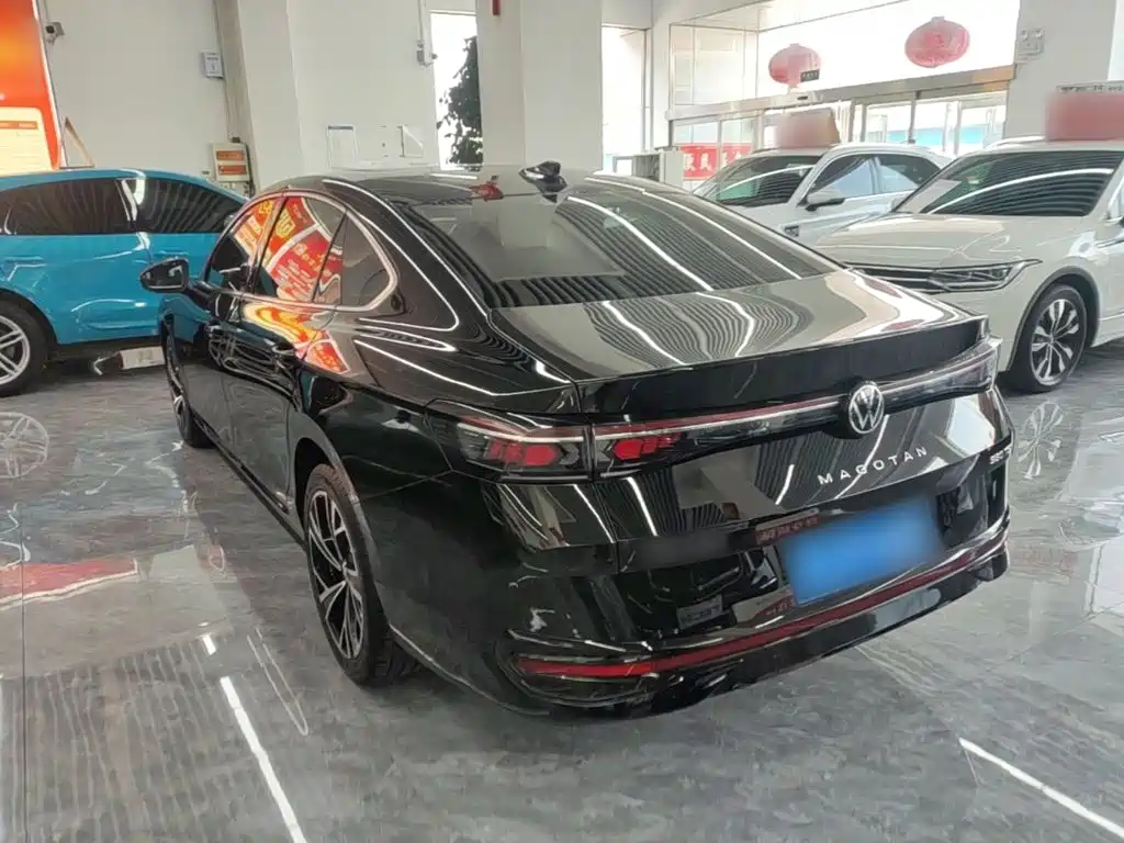 Volkswagen Magotan 2025