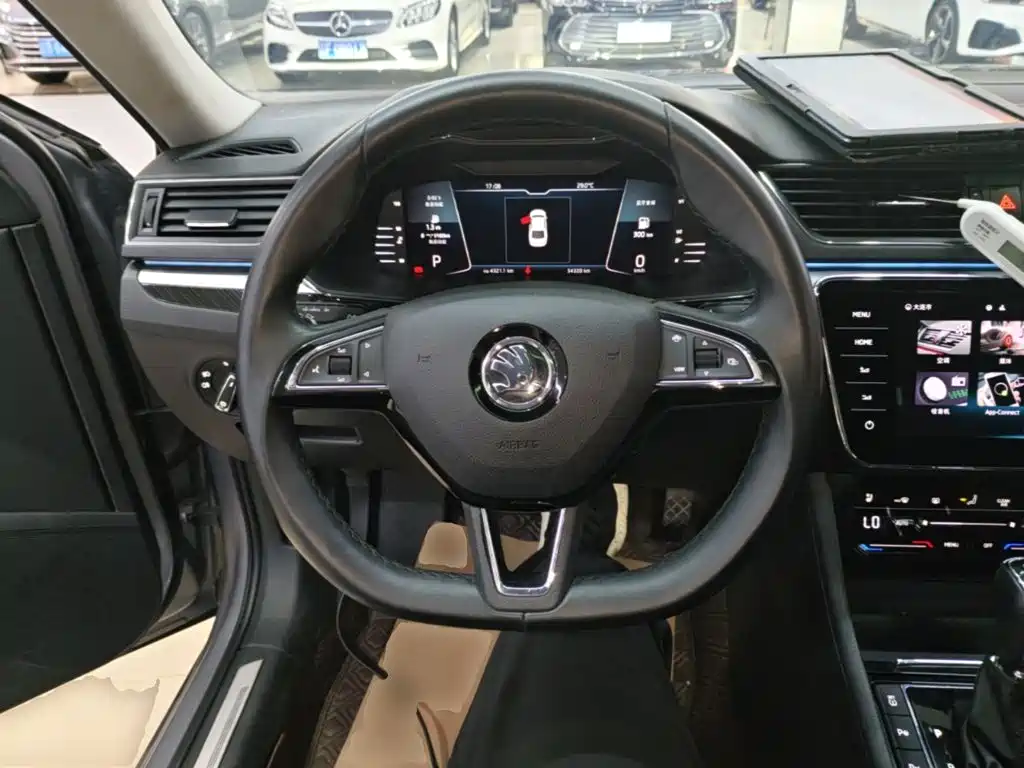 Skoda Superb 2022 — фото 11