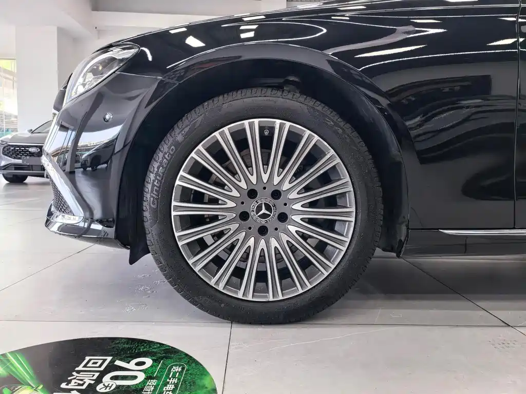 Mercedes-Benz E-Class 2023 — фото 13