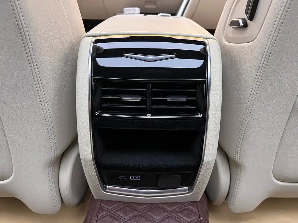Cadillac CT6 2024 — фото 28