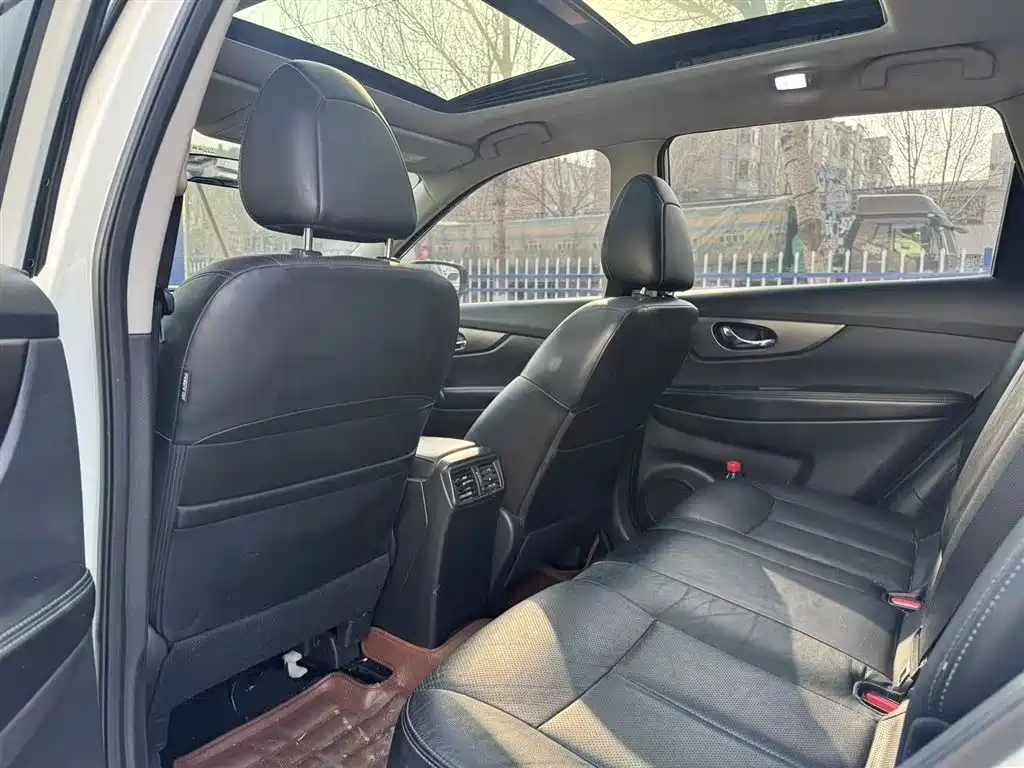 Nissan X-Trail 2015 — фото 11