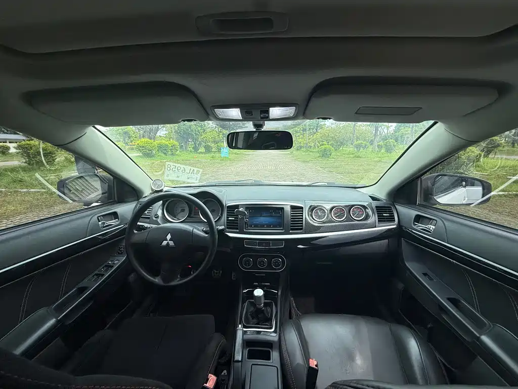 Mitsubishi Lancer EX 2017 — фото 13