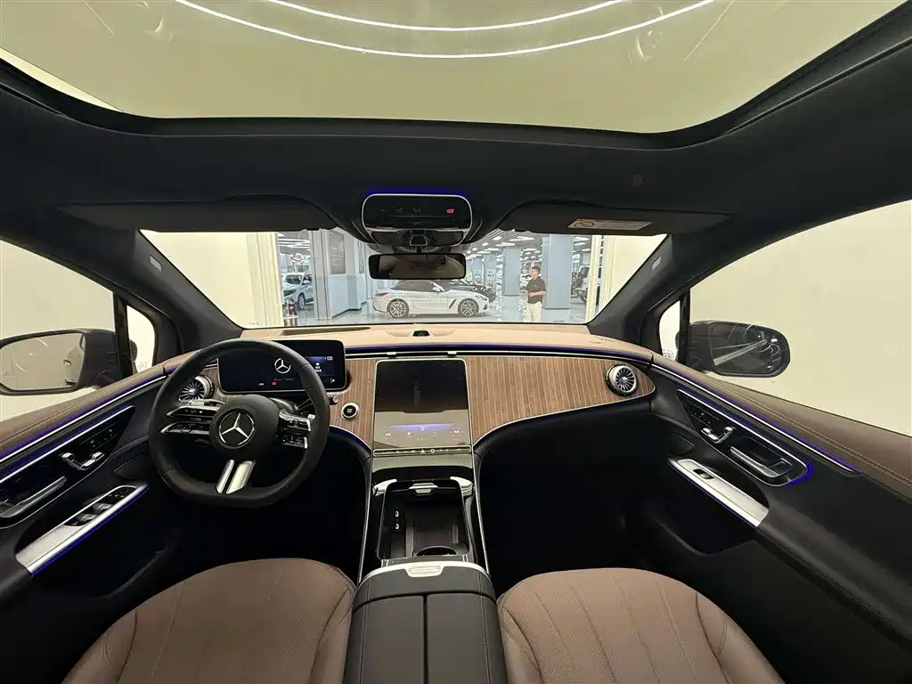 Mercedes-Benz EQE SUV 2026