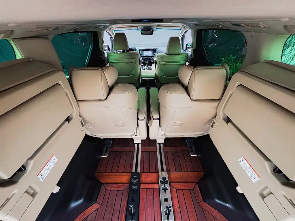 Toyota Alphard 2019 — фото 16