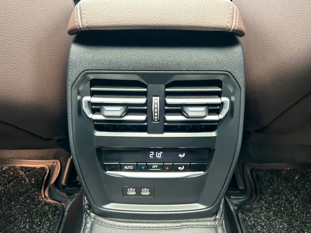 BMW 3 Series 2024 — фото 15