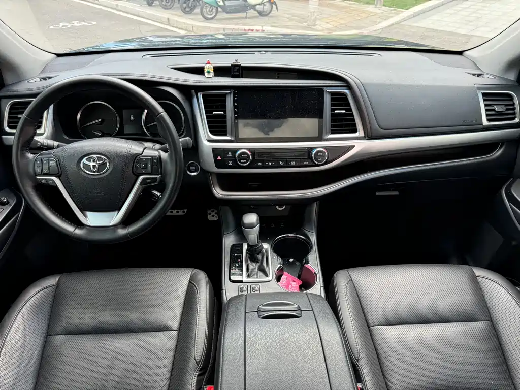 Toyota Highlander 2017 — фото 8