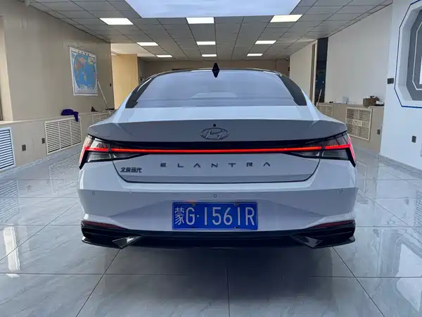 Hyundai Elantra 2023