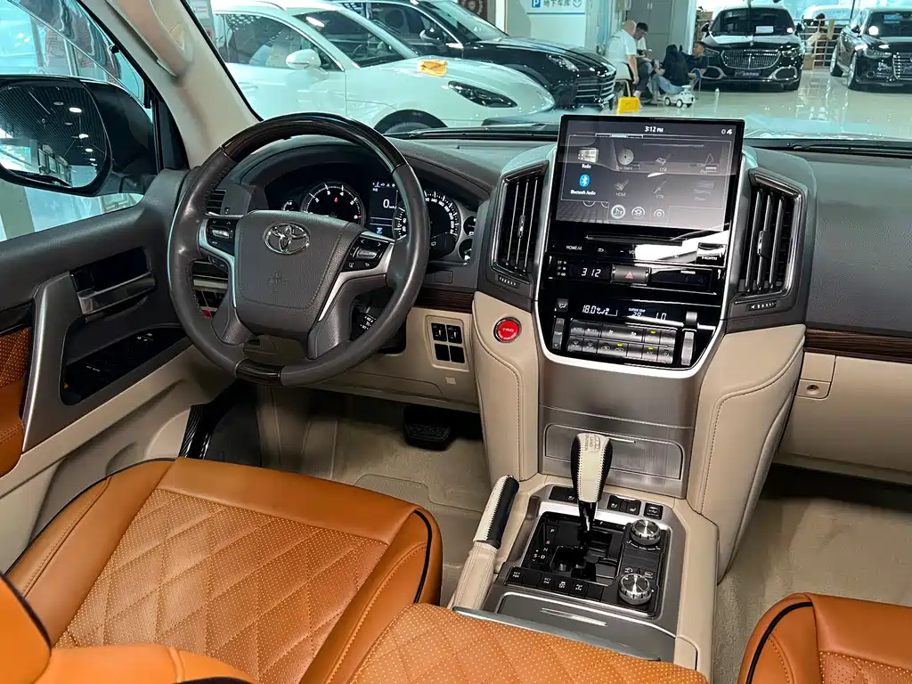Toyota Land Cruiser 2019 — фото 25