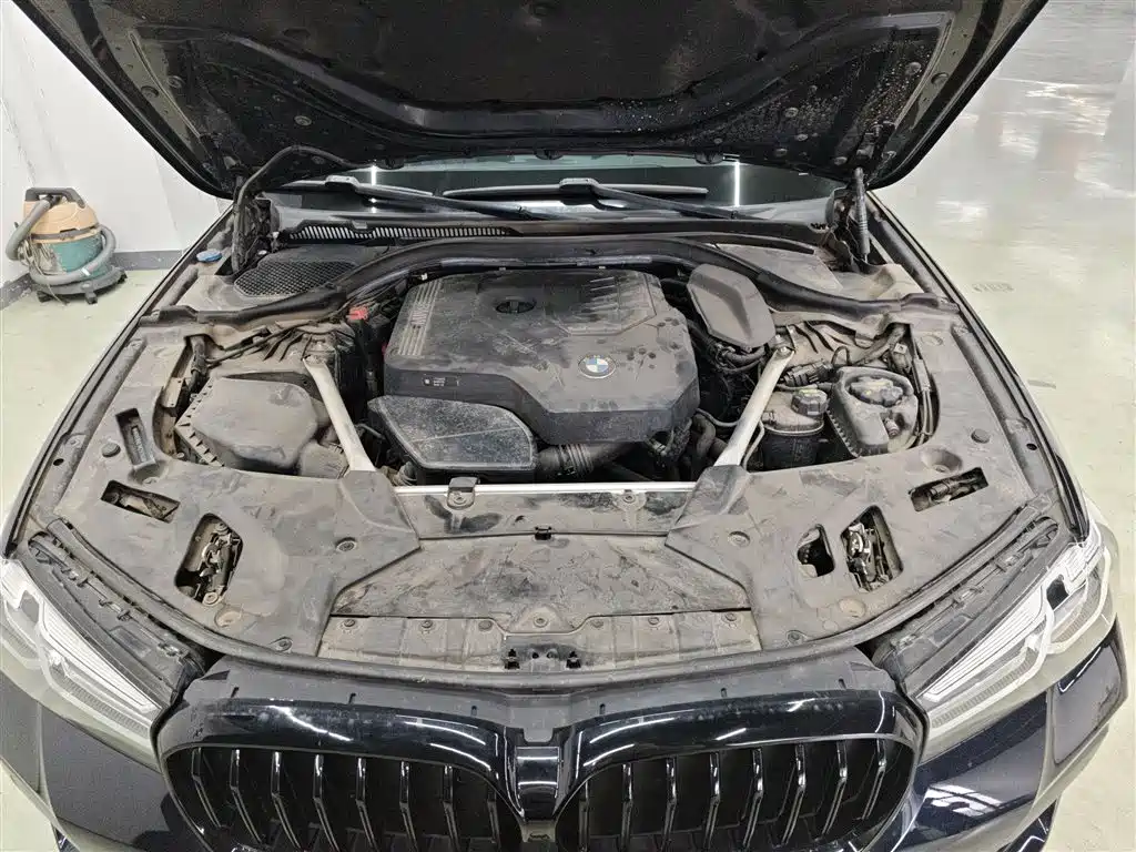 BMW 5 Series 2021 — фото 16