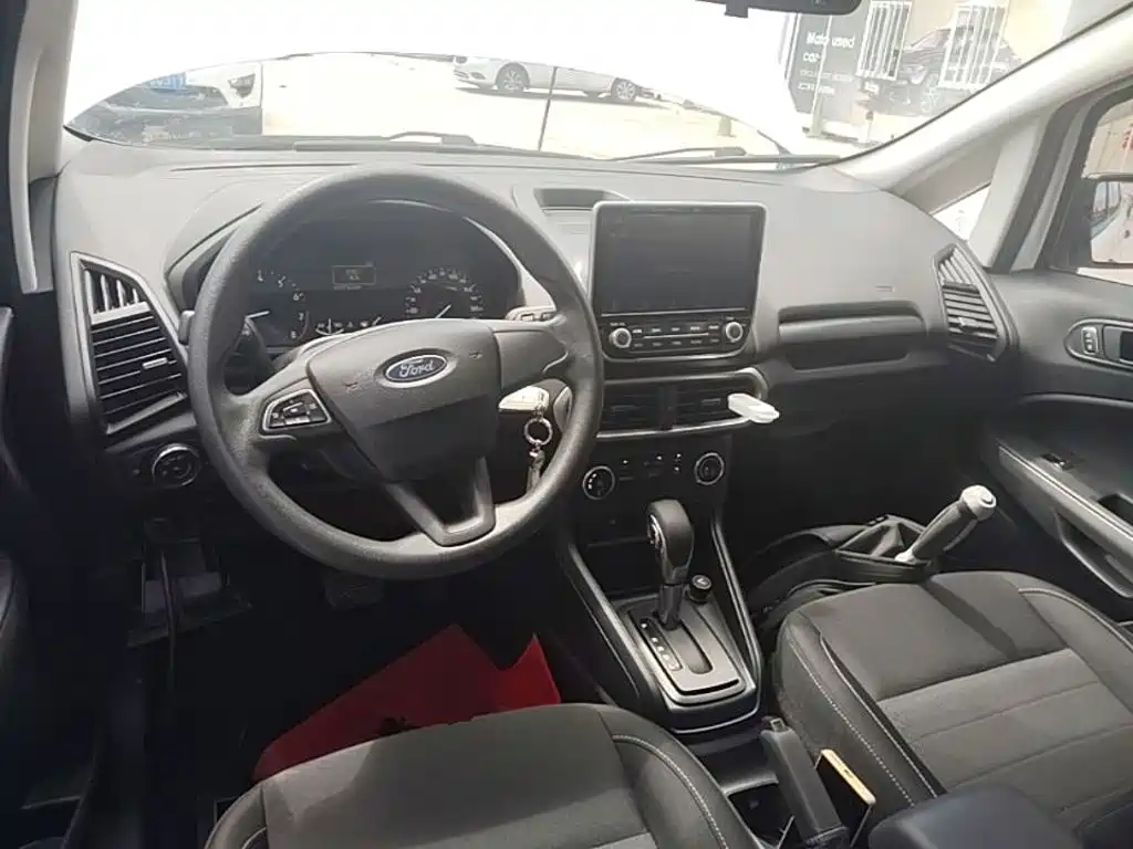 Ford EcoSport 2018 — фото 10