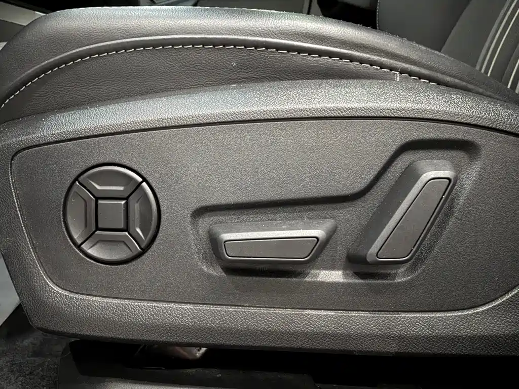 Audi A3 2023 — фото 18