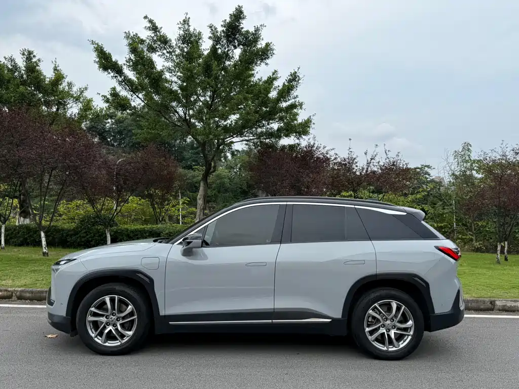 NIO ES6 2020