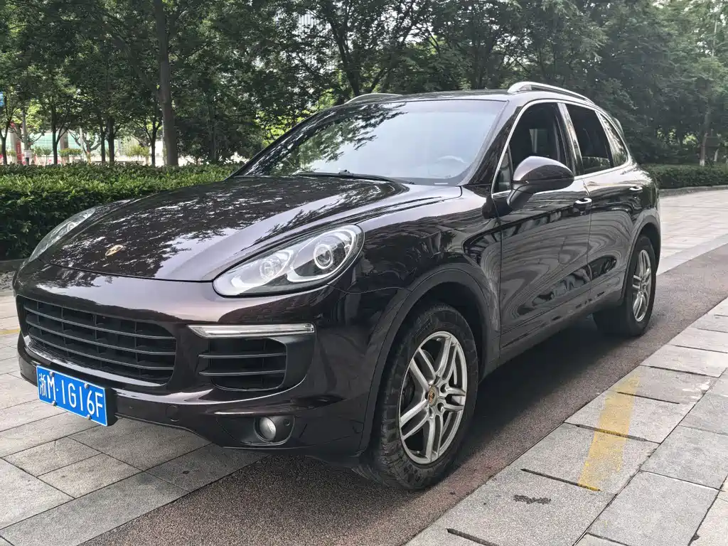 Porsche Cayenne 2016 — фото 1