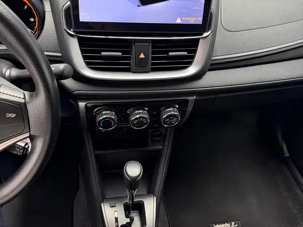 Toyota Yaris L 2023