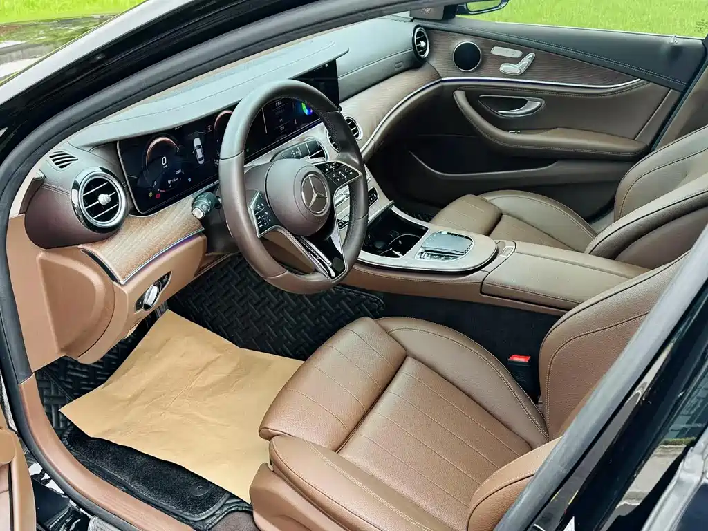 Mercedes-Benz E-Class 2023 — фото 7