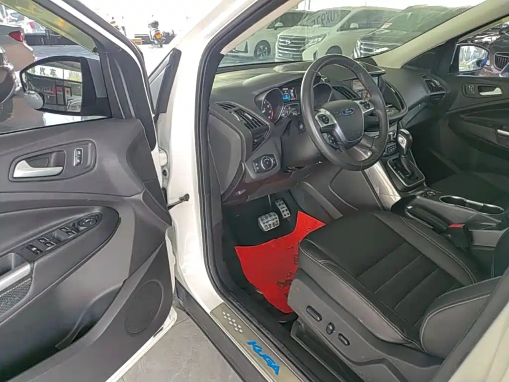 Ford Kuga 2015 — фото 16