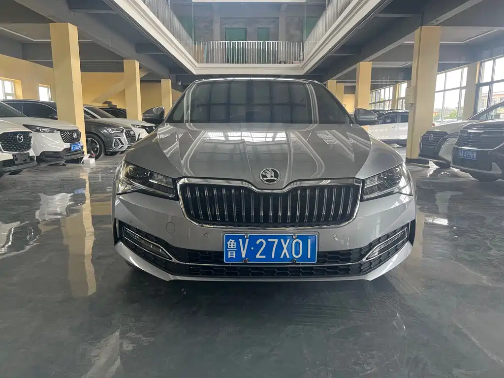 Skoda Superb 2023 — фото 3
