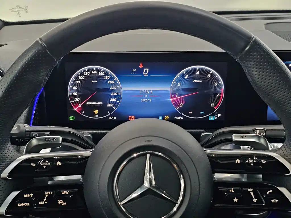 Mercedes-Benz GLB AMG 2025 — фото 4