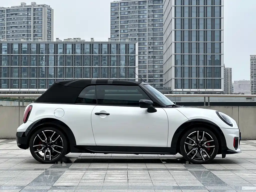 MINI JCW 2026 — фото 8