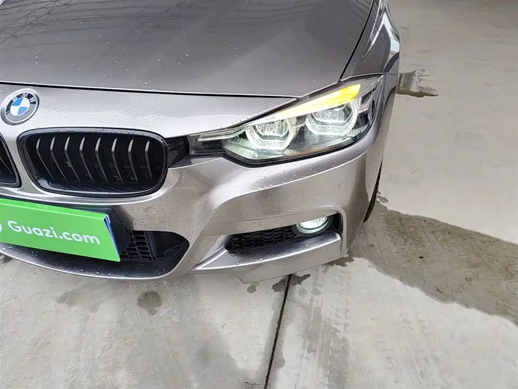 BMW 3 Series 2018 — фото 24