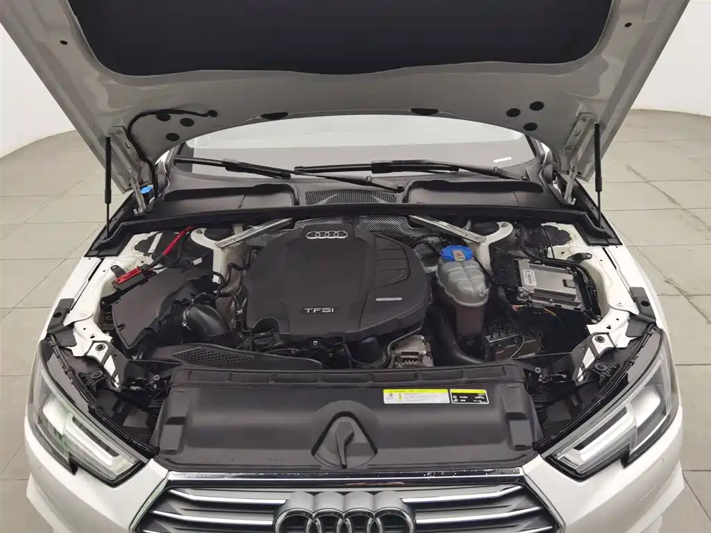 Audi A4L 2018