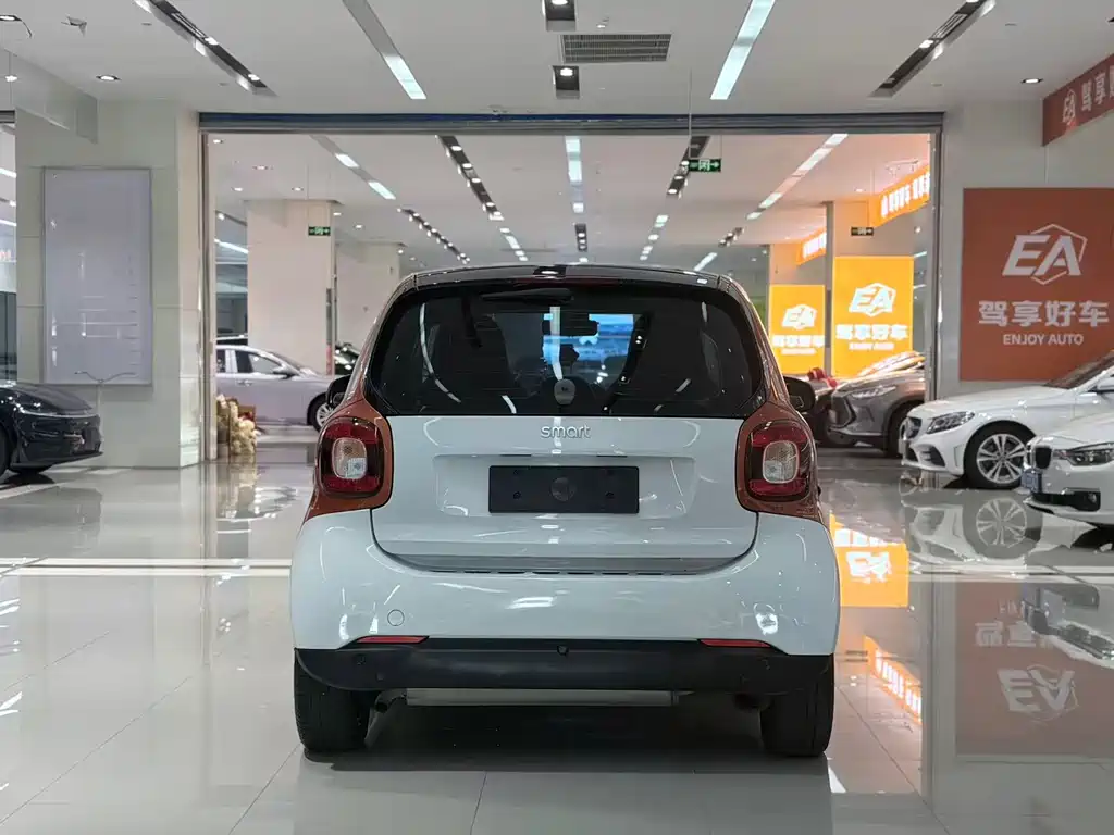 smart fortwo 2017 — фото 8