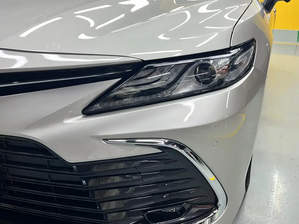 Toyota Camry 2023 — фото 22