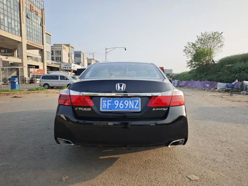Honda Accord 2014 — фото 17