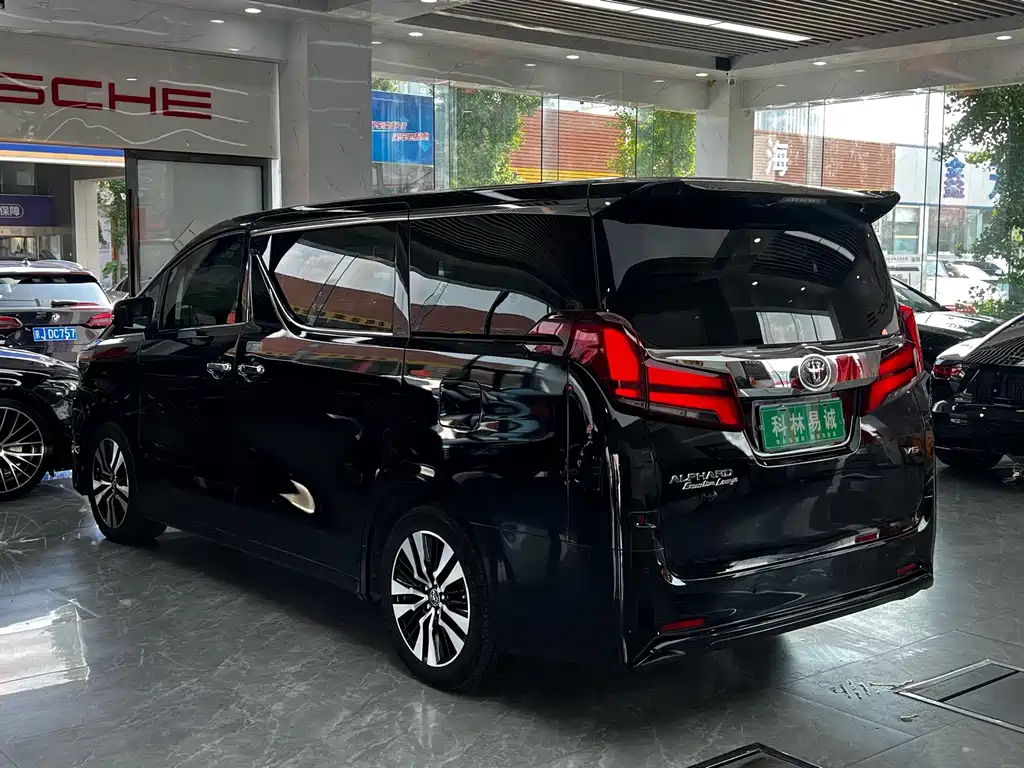 Toyota Alphard 2018 — фото 6