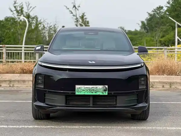 Li Auto L6 2025