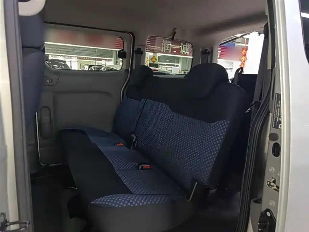 Nissan NV200 2014 — фото 17