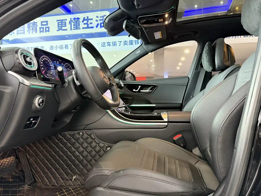 Mercedes-Benz C-Class 2023 — фото 7