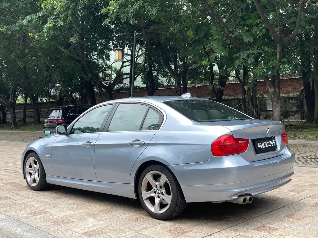 BMW 3 Series 2011