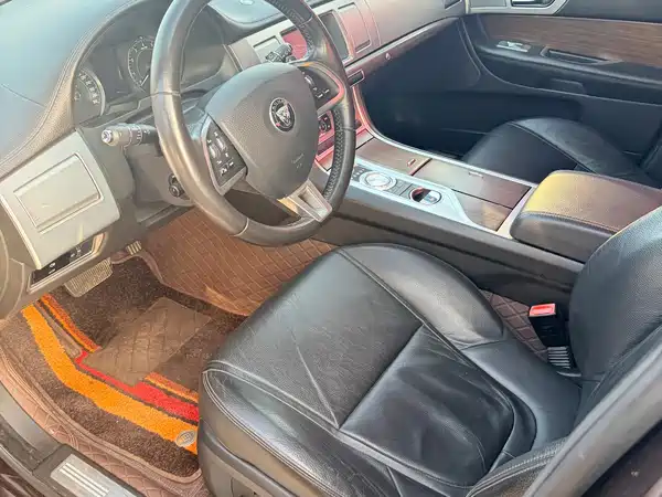 Jaguar XF 2015