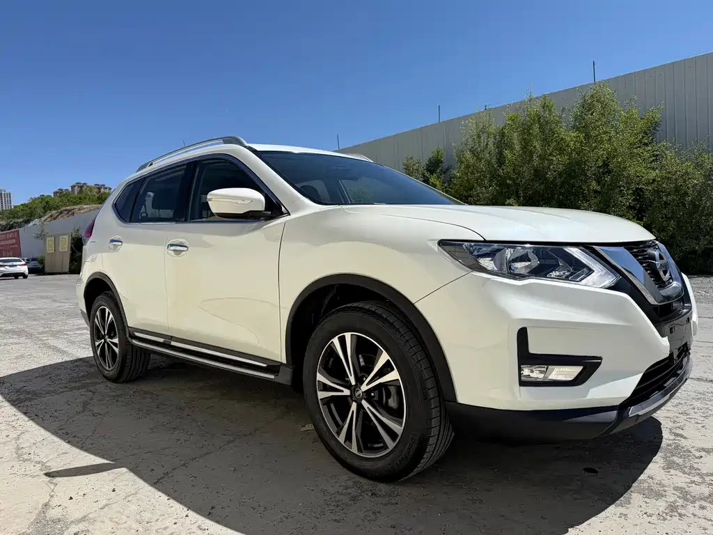 Nissan X-Trail 2017 — фото 1