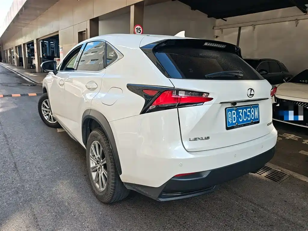 Lexus NX 2016 — фото 12