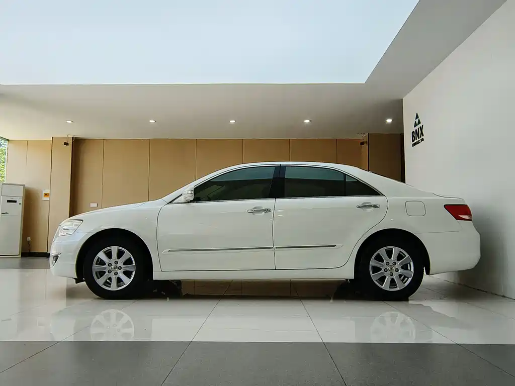 Toyota Camry 2008 — фото 4