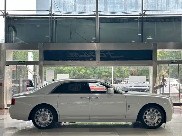 Rolls-Royce Ghost 2010