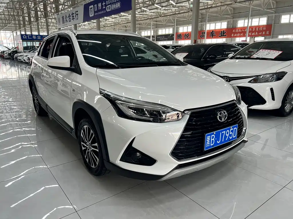 Toyota Yaris L 2023