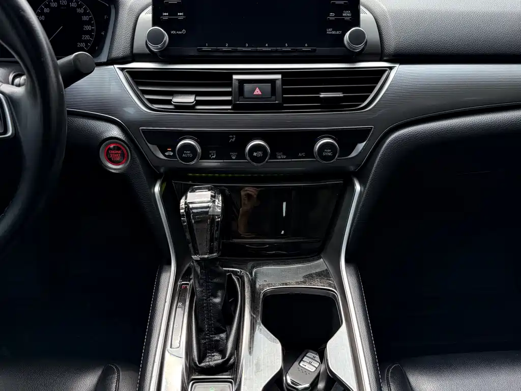 Honda Accord 2019 — фото 6