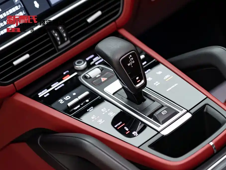 Porsche Cayenne 2020 — фото 20